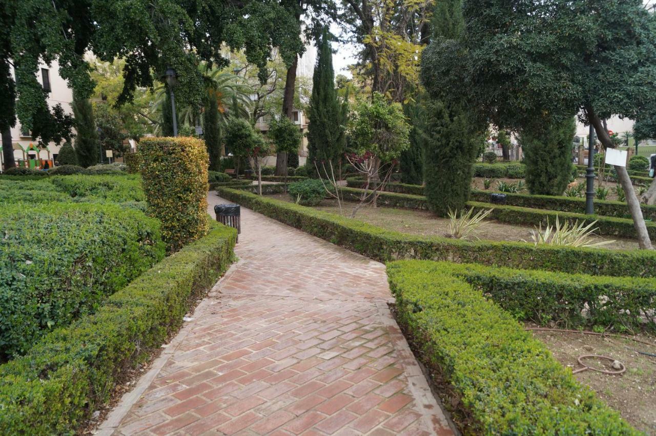Apartamento Plaza Alfonso XII Màlaga Exteriér fotografie