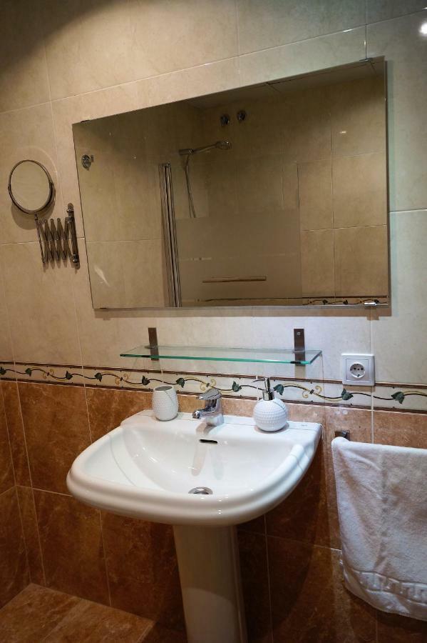 Apartamento Plaza Alfonso XII Màlaga Exteriér fotografie