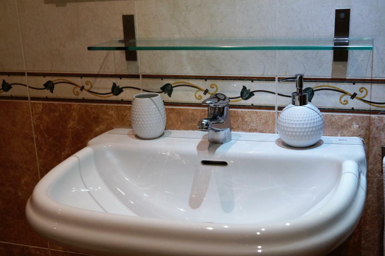 Apartamento Plaza Alfonso XII Màlaga Exteriér fotografie